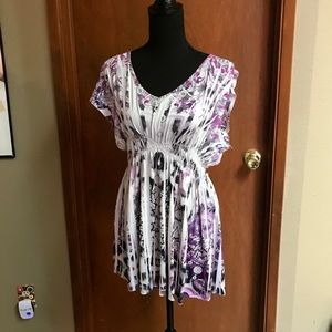 2/$25 dressy top Lovely embellished slimming XL